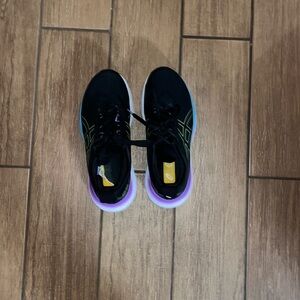 Gel nimbus ASICS  8.5 women’s, under 50 miles on